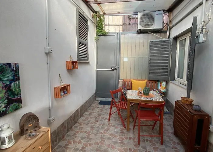 R&F HOME A 50MT Dalla Metro